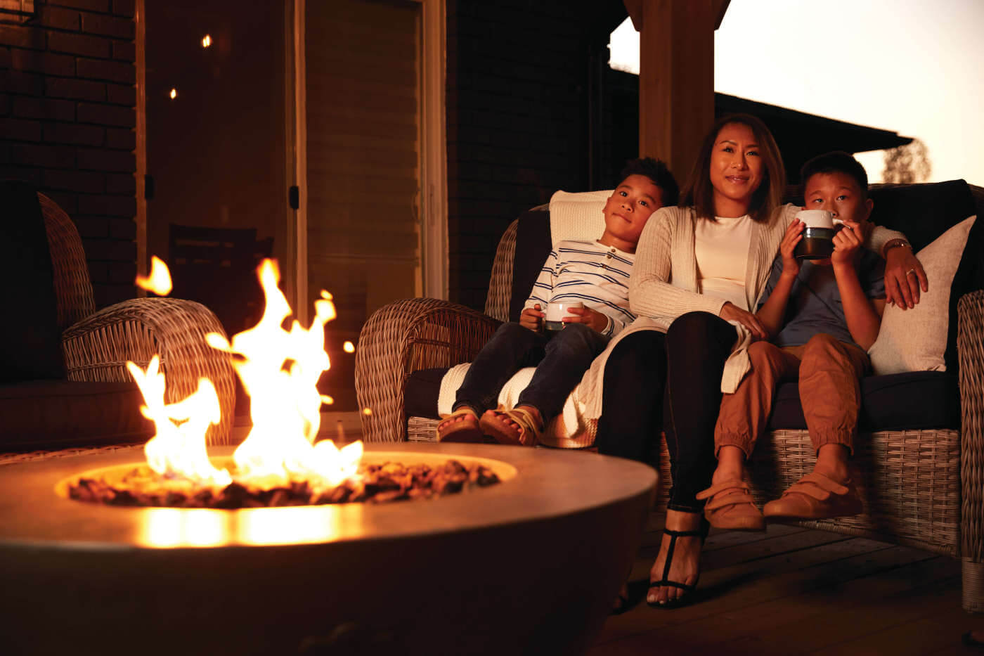 Patio Elegance 36-Inch Round Fire Table – Nexus Patioflame Table